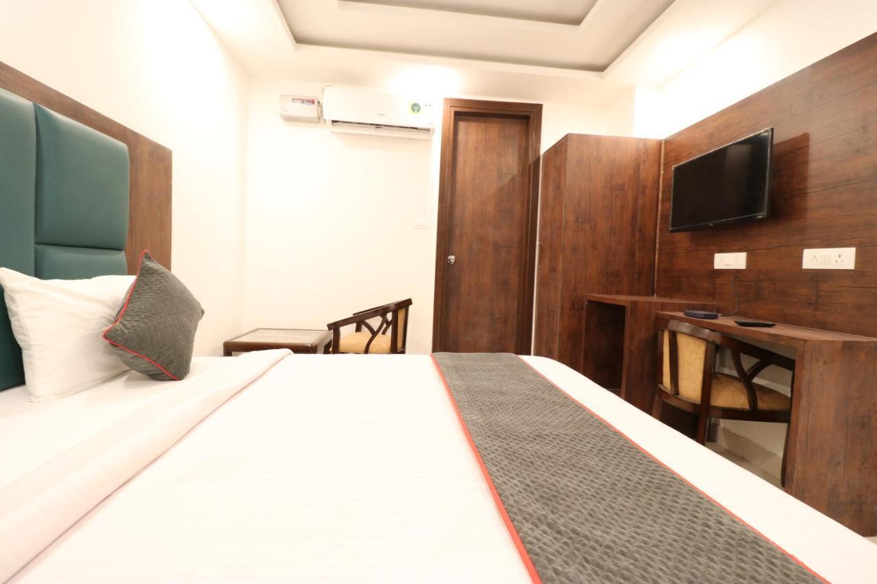 Hotel Krone A Family Hotel Near Igi Airport Delhi 新德里 外观 照片