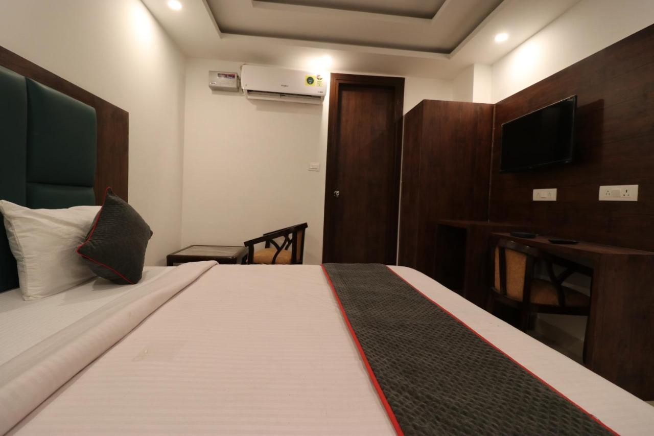 Hotel Krone A Family Hotel Near Igi Airport Delhi 新德里 外观 照片