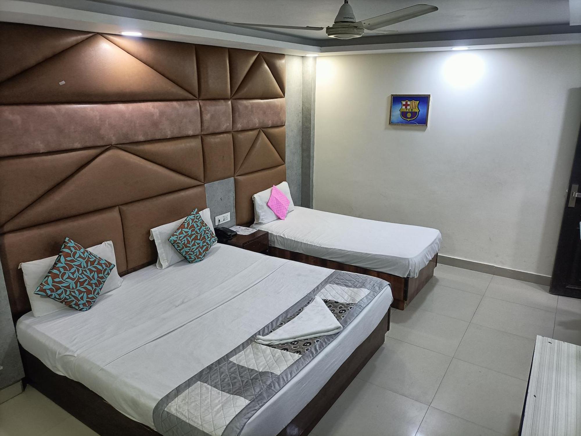 Hotel Krone A Family Hotel Near Igi Airport Delhi 新德里 外观 照片