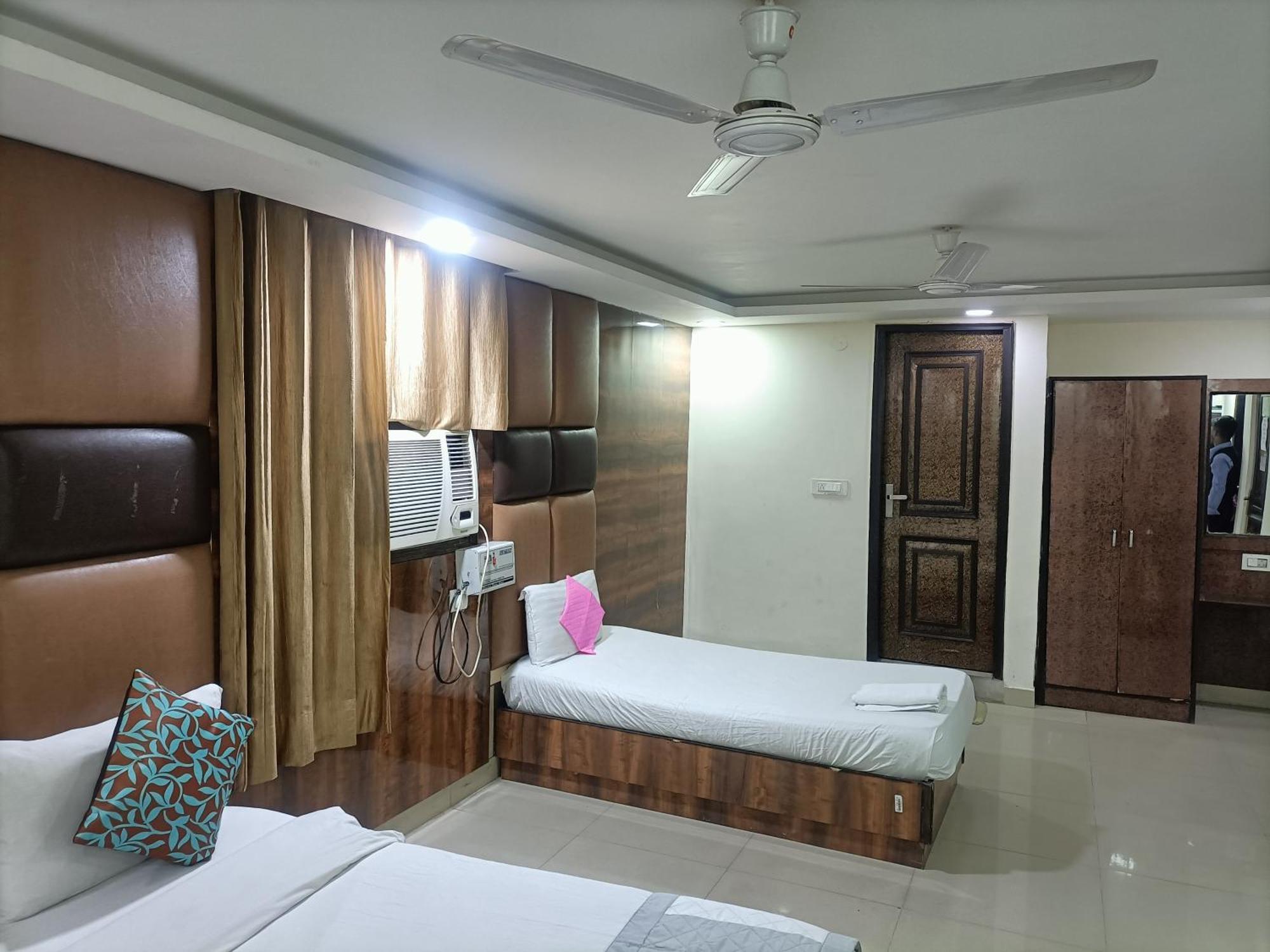 Hotel Krone A Family Hotel Near Igi Airport Delhi 新德里 外观 照片